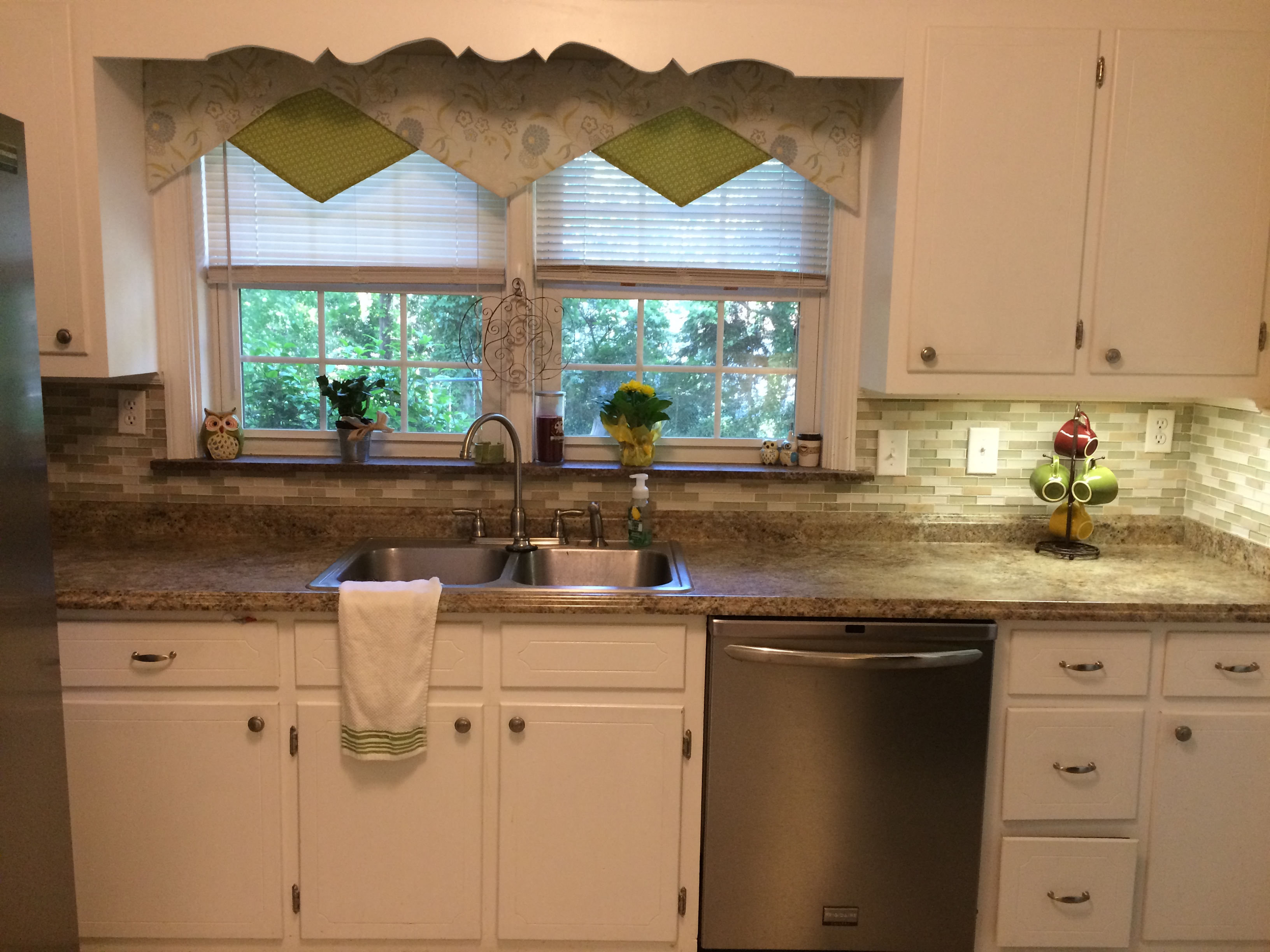 Where to Begin with Kitchen Cabinet Touch-ups